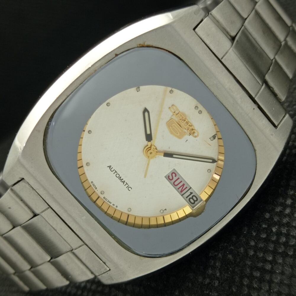 Vintage 1974 Seiko Square Automatic Mens Silver Watch W/daydate & Gold accents